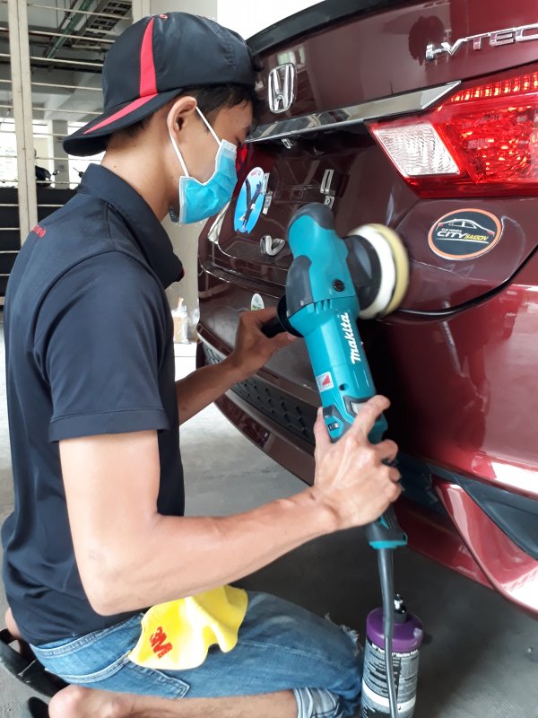 đánh bóng xe ô tô tphcm