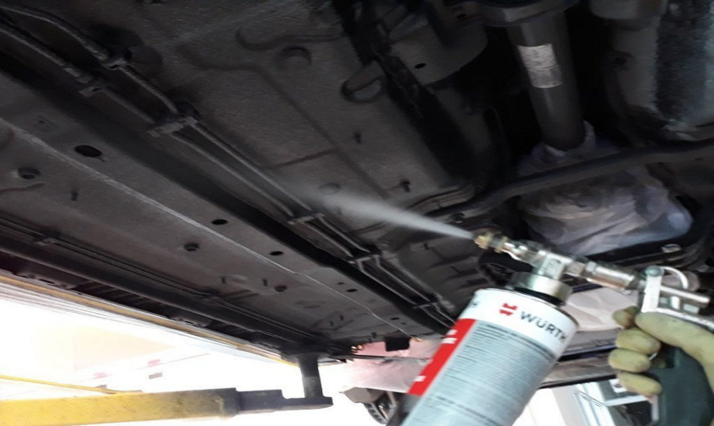 Phủ gầm ô tô giúp chống rỉ sét