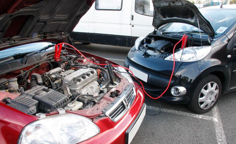 câu điện bình ắc quy xe ô tô bằng 2 xe khi hết bình