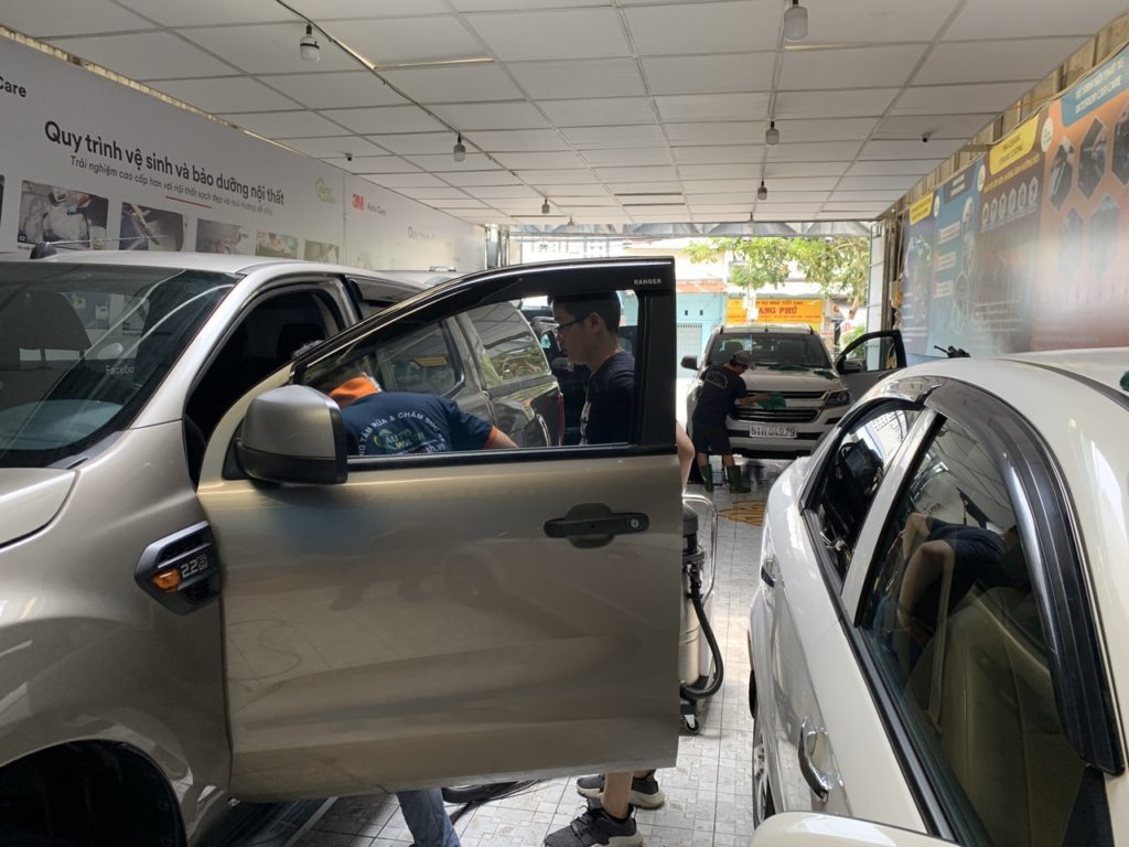 Rửa Xe Ô Tô Quận 7 TPHCM 9