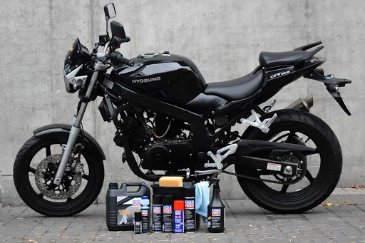 Đánh bóng xe định kỳ