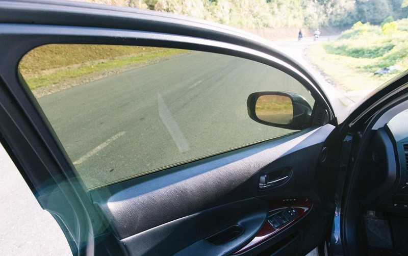 dán phim cách nhiệt ô tô llumar