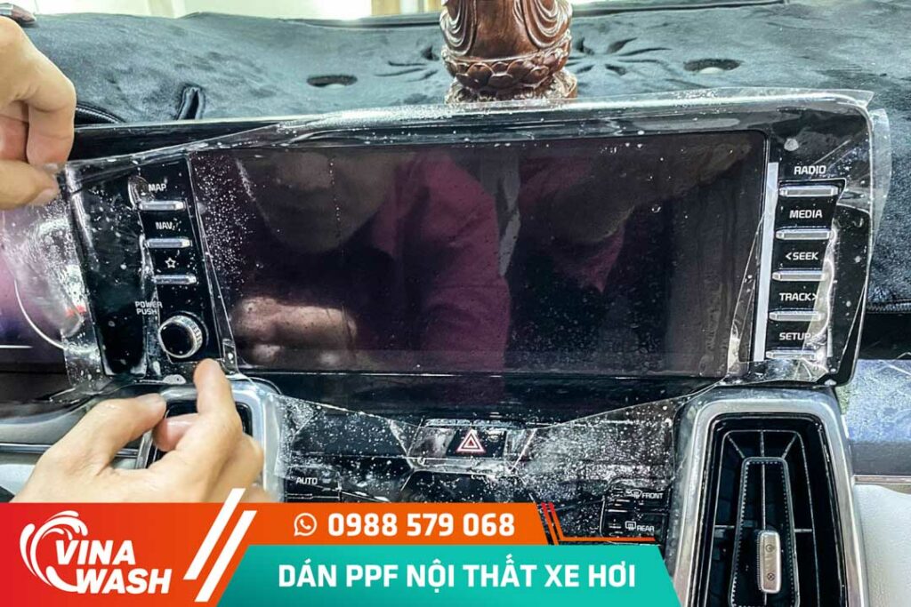 Dán ppf nội thất ô tô giúp bảo vệ chống trầy nội thất xe tuyệt đối