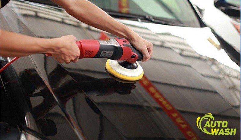 Khi đánh bóng xe hơi nên điều chỉnh lực tay vừa phải