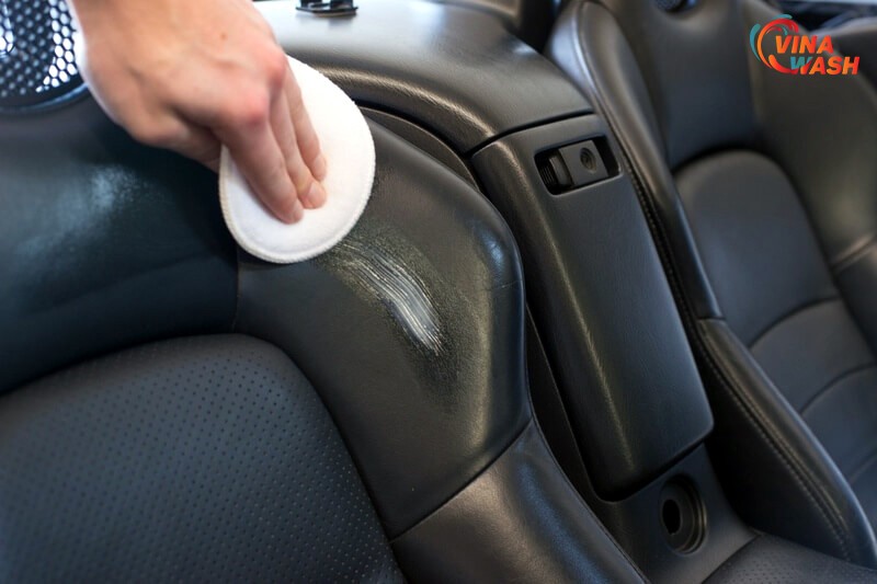 Vệ sinh ô tô tại nhà sẽ không đủ điều kiện về thiết bị dụng cụ