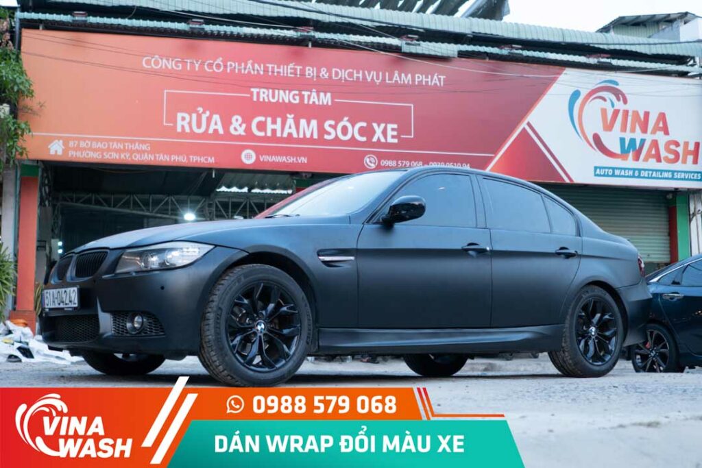 Dán wrap đổi màu xe ô tô tại tphcm chuyên nghiệp do VinaWash thi công