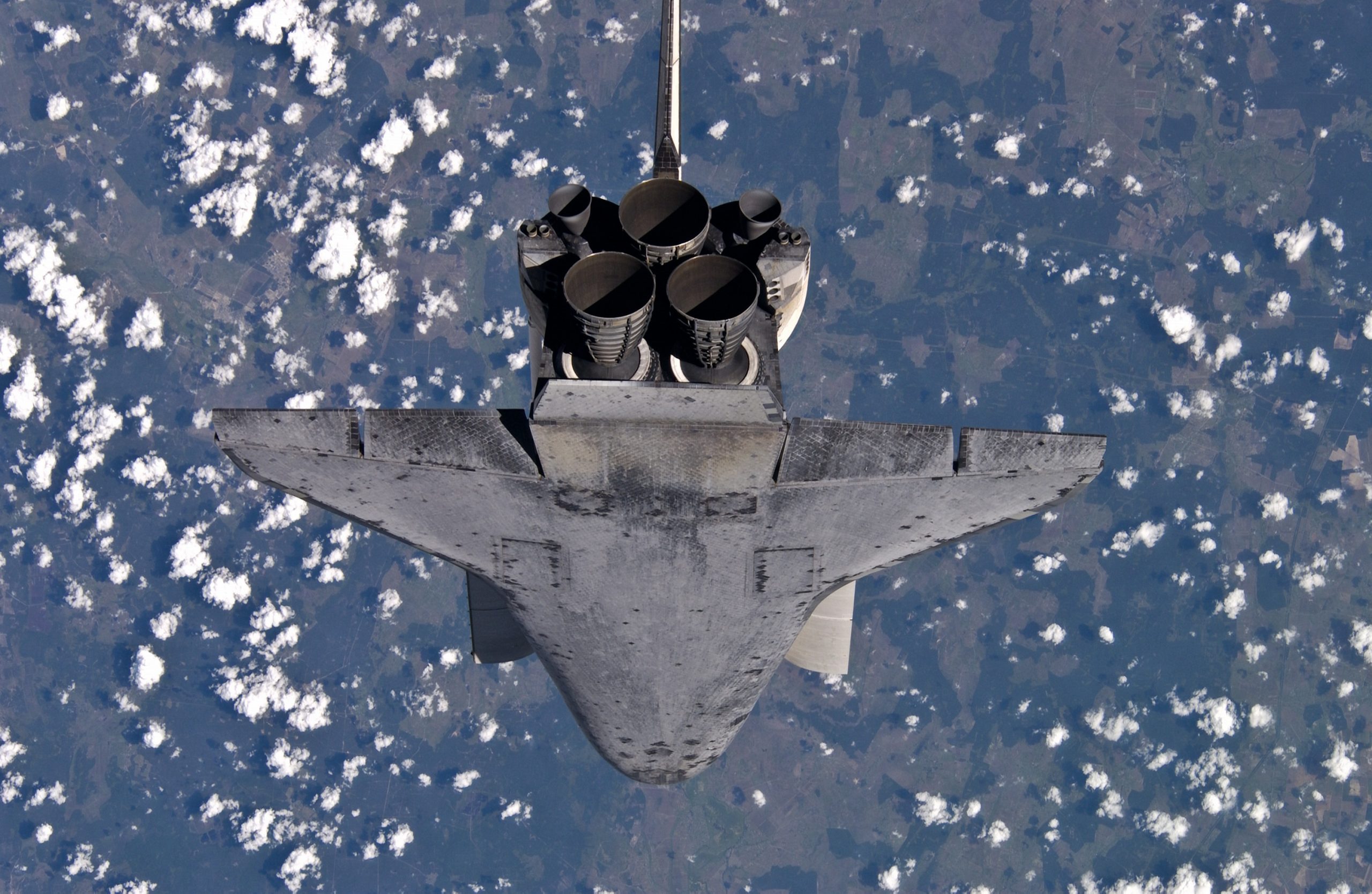 tàu con thoi discovery được làm từ gạch ceramic