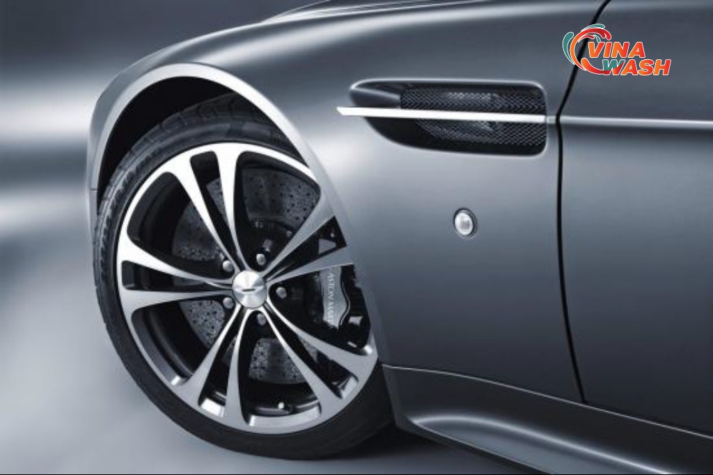 lốp xe ô tô mòn cần kiểm tra mỗi lần bảo dưỡng