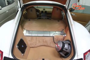 Nhiều chủ xe lựa chọn độ âm thanh ô tô với mong muốn tận hưởng tối đa sự thư giãn suốt chuyến hành trình.