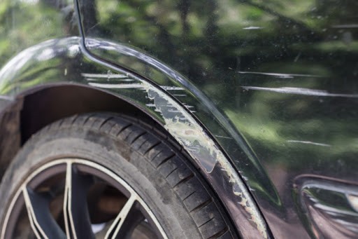 Nhiều người thường nghĩ đến cách dùng cana đánh bóng ô tô khi xe xảy ra tình trạng trầy xước.