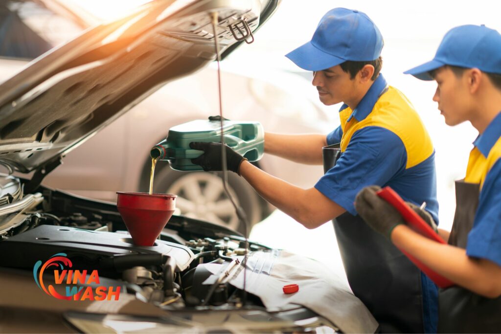 Giá thay nhớt ô tô tuỳ thuộc nhiều yếu tố như hãng nhớt, cửa hàng